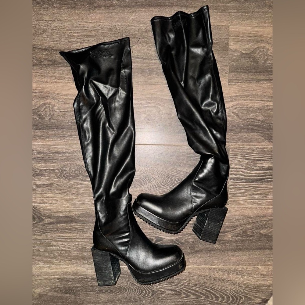 Black Knee-High Women's Boots